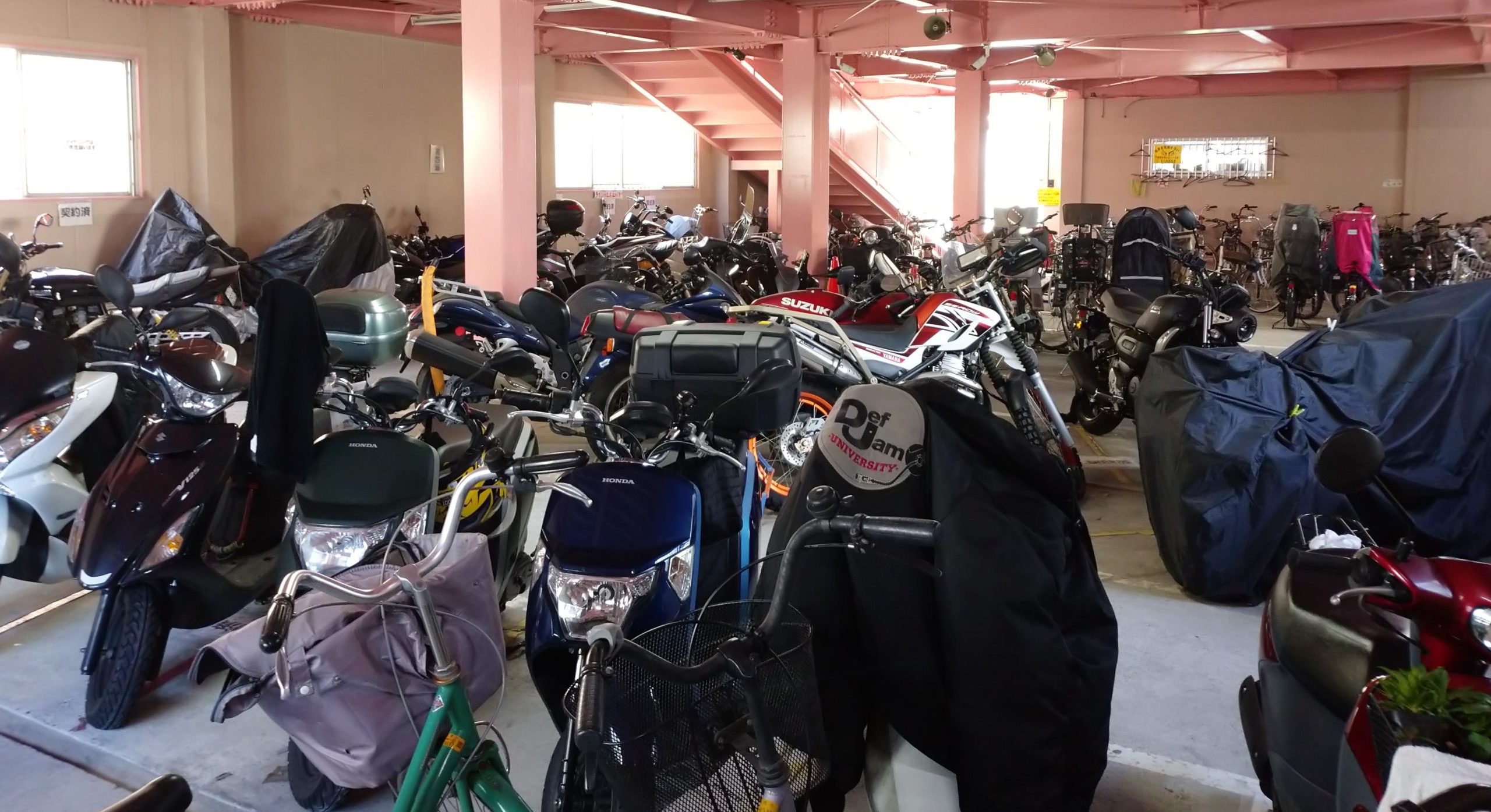 鈴木駐輪所1階駐輪スペース